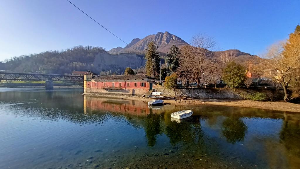 Isola viscontea Pescarenico lago di como