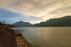 sunning sunset over lake como