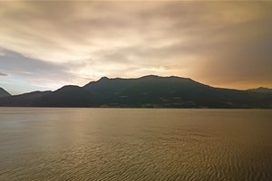 sunning sunset over lake como