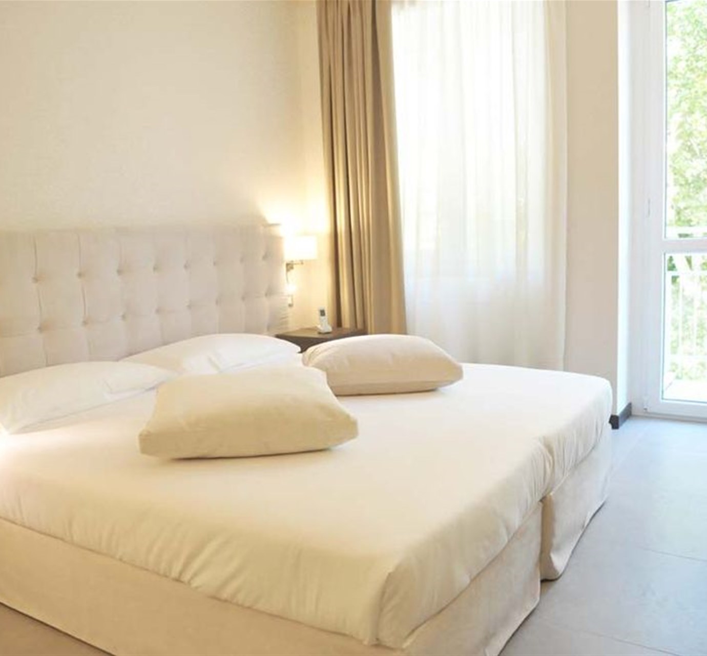 HLL Hotel LungoLago Lecco